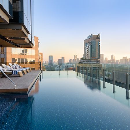 Hotel Indigo Bangkok Wireless Road By Ihg Exteriör bild Infinity pool at the hotel