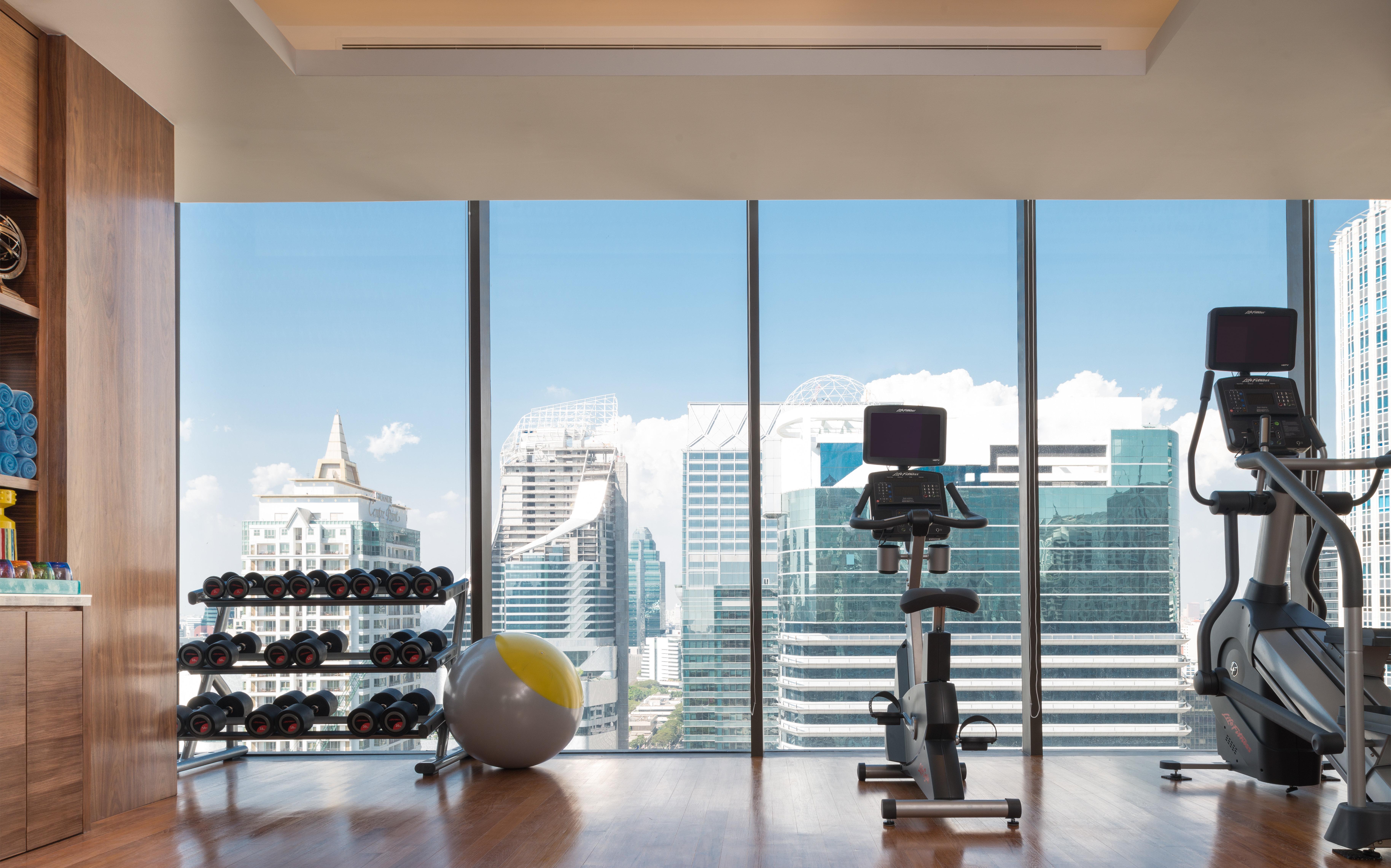 Hotel Indigo Bangkok Wireless Road By Ihg Exteriör bild Fitness Center
