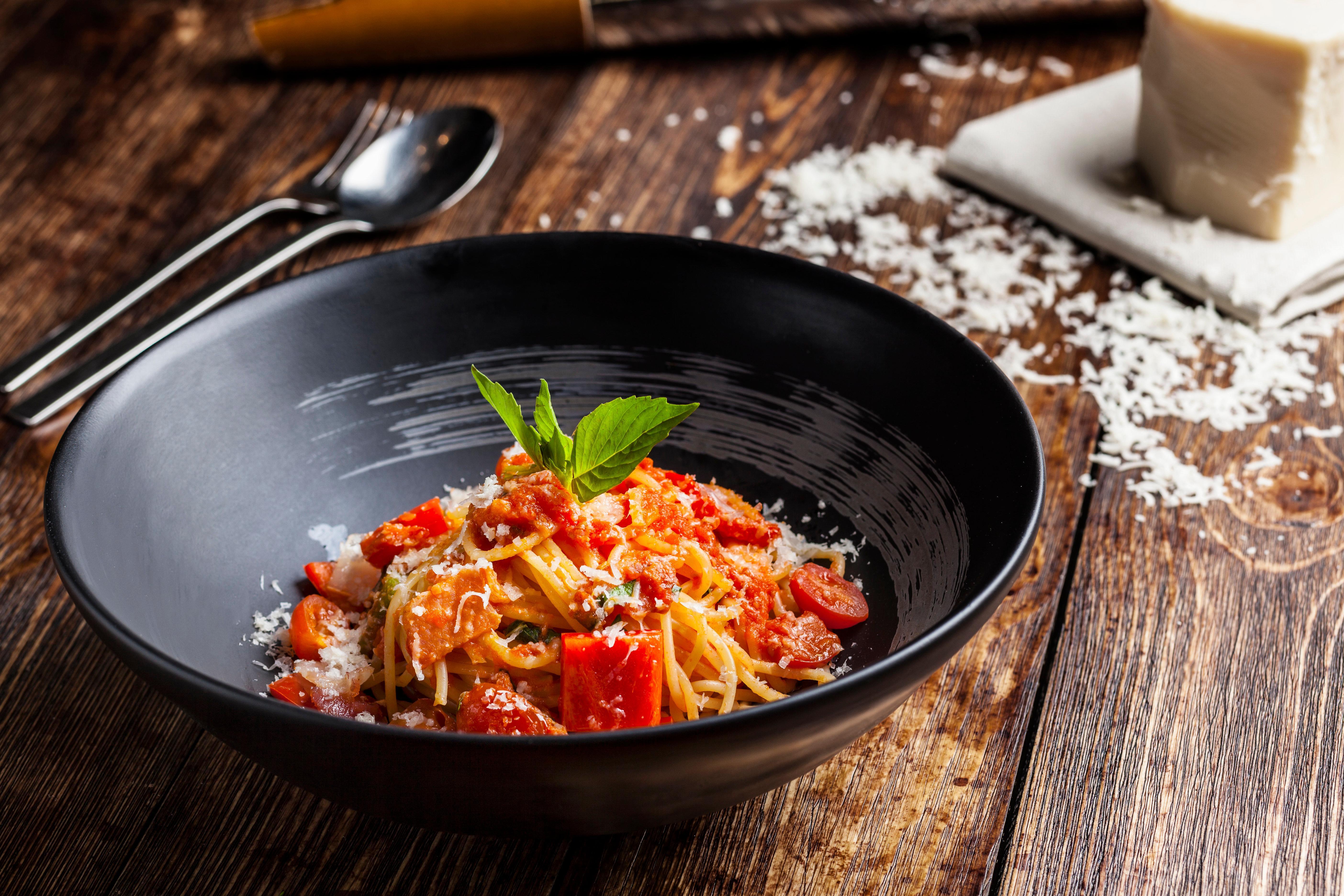 Hotel Indigo Bangkok Wireless Road By Ihg Exteriör bild Pasta with tomato sauce