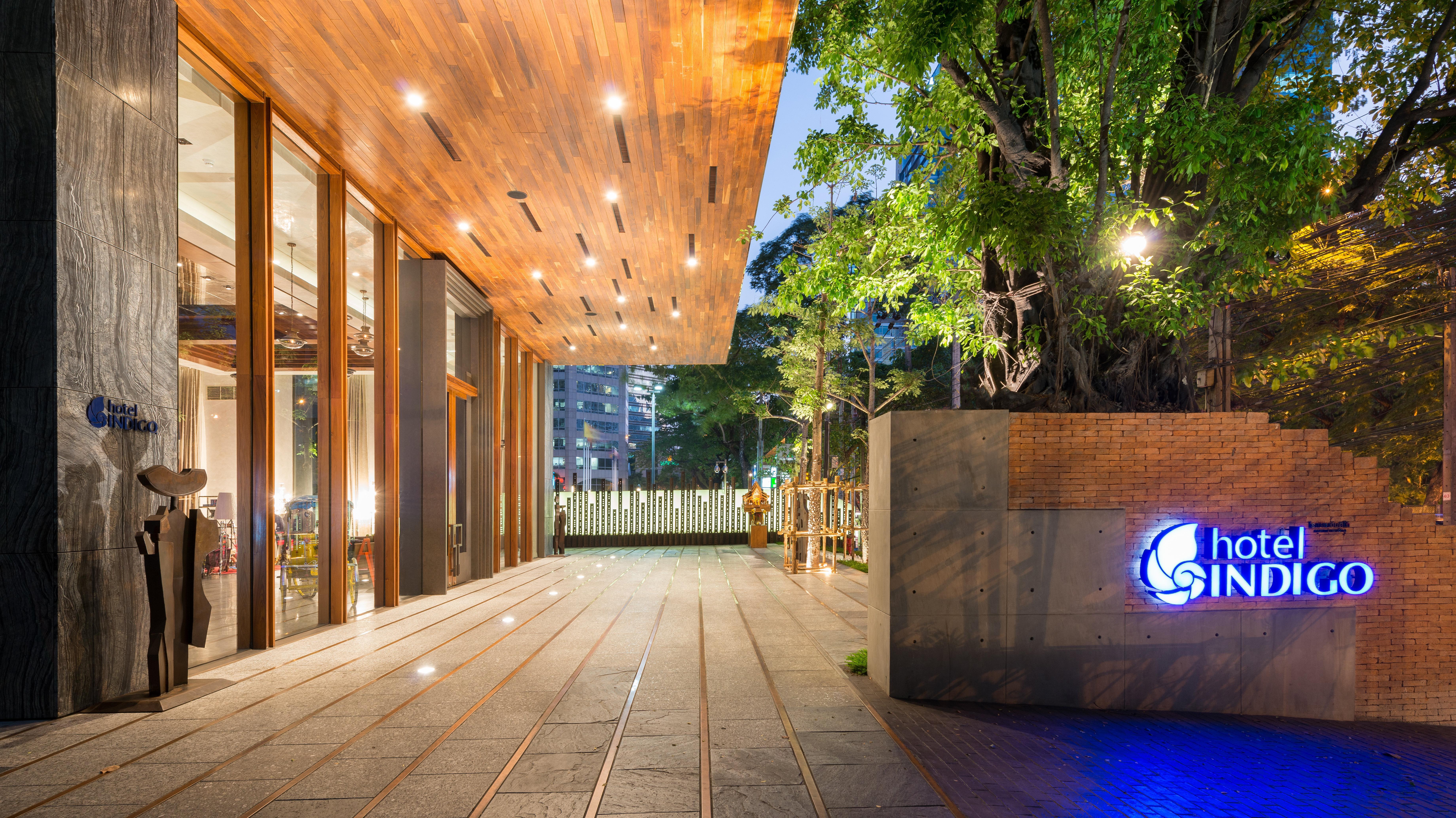 Hotel Indigo Bangkok Wireless Road By Ihg Exteriör bild