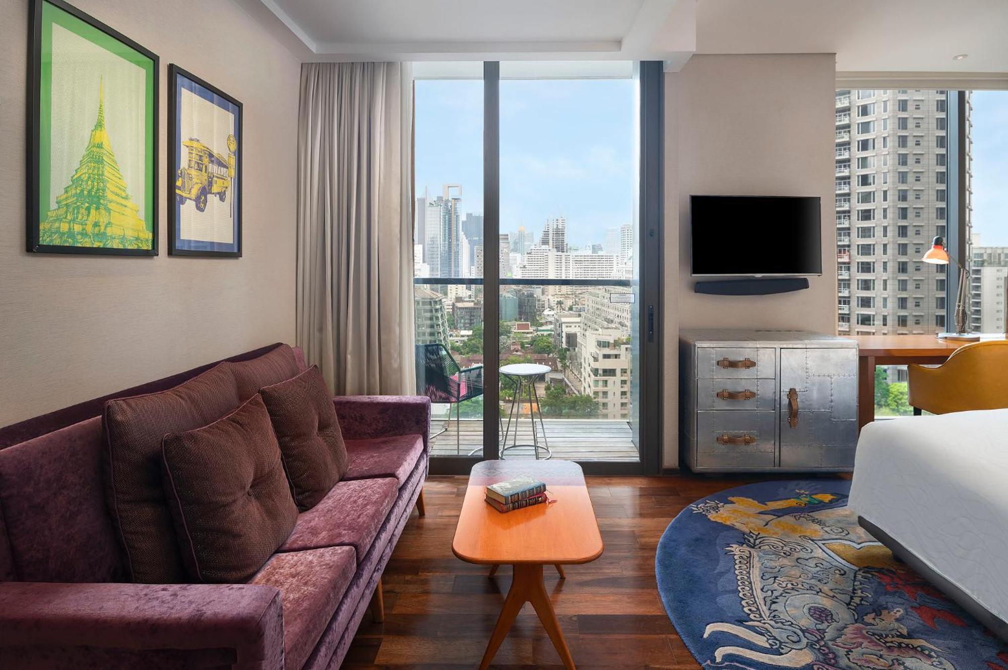 Hotel Indigo Bangkok Wireless Road By Ihg Exteriör bild A suite at the hotel