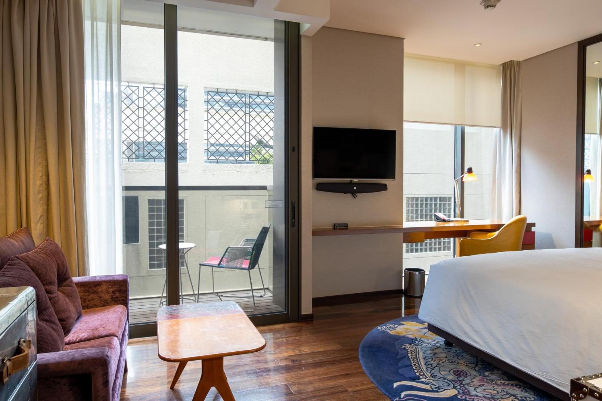 Hotel Indigo Bangkok Wireless Road By Ihg Exteriör bild Deluxe Room