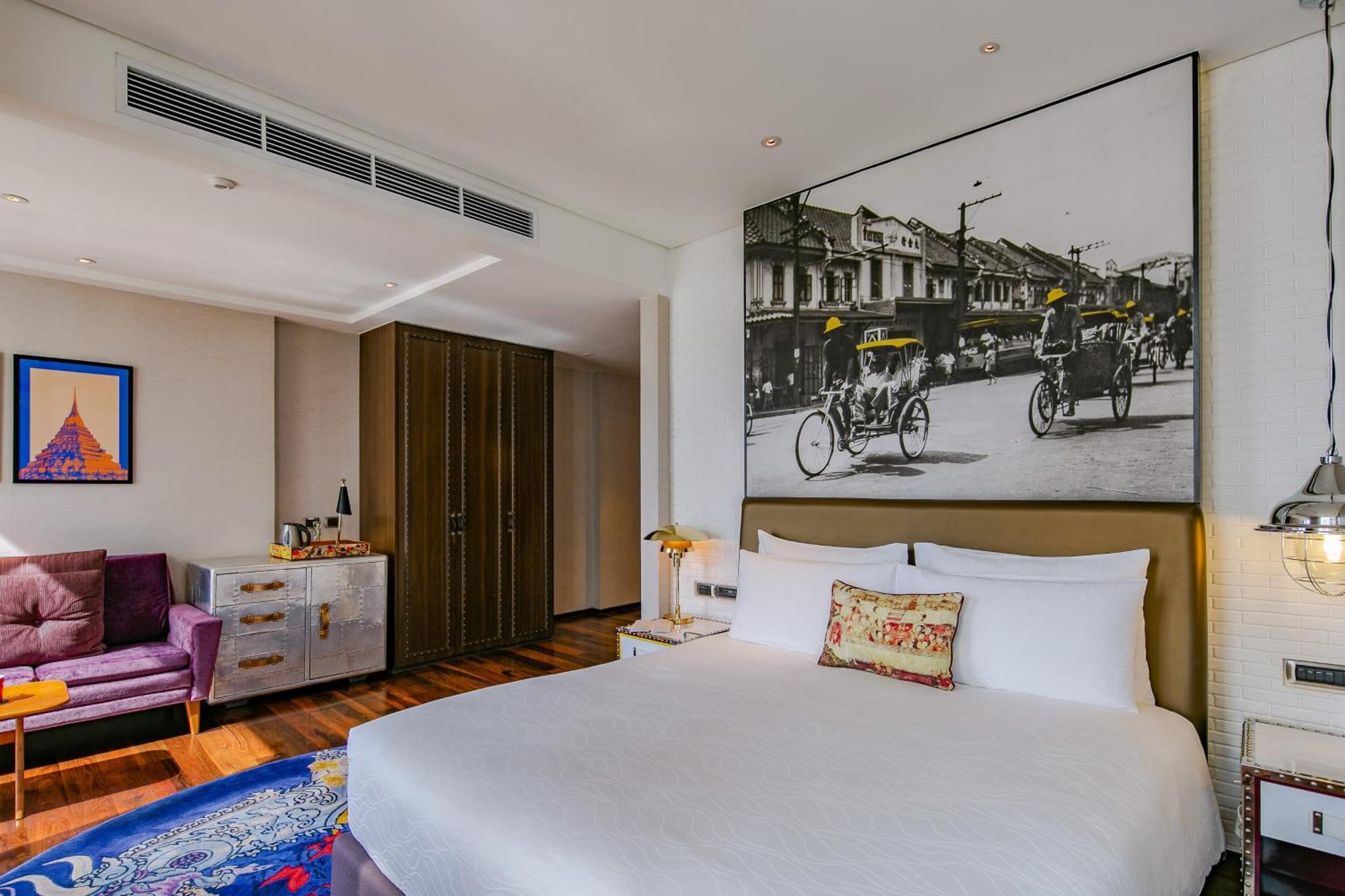 Hotel Indigo Bangkok Wireless Road By Ihg Exteriör bild Deluxe Room