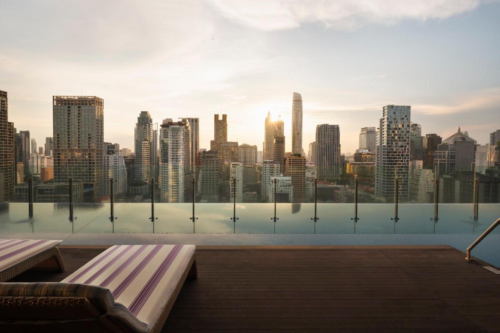 Hotel Indigo Bangkok Wireless Road By Ihg Exteriör bild