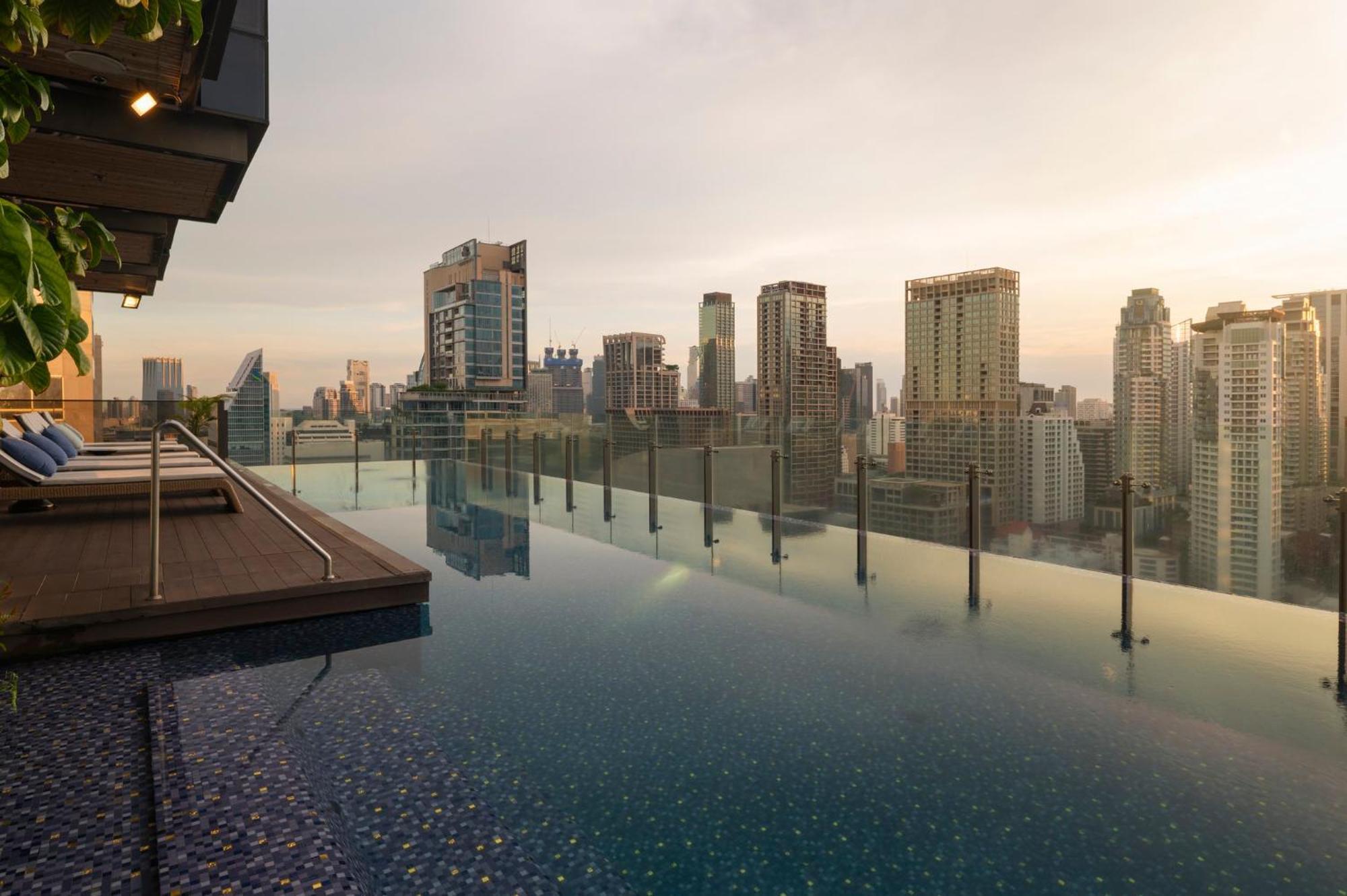 Hotel Indigo Bangkok Wireless Road By Ihg Exteriör bild